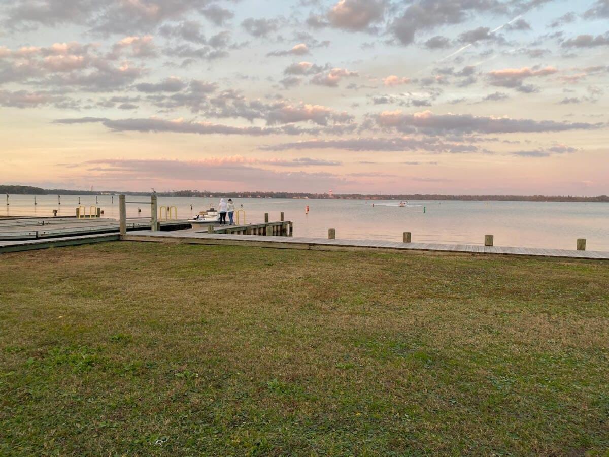 2Br Pet Friendly Home In Sneads Ferry With Parking מראה חיצוני תמונה